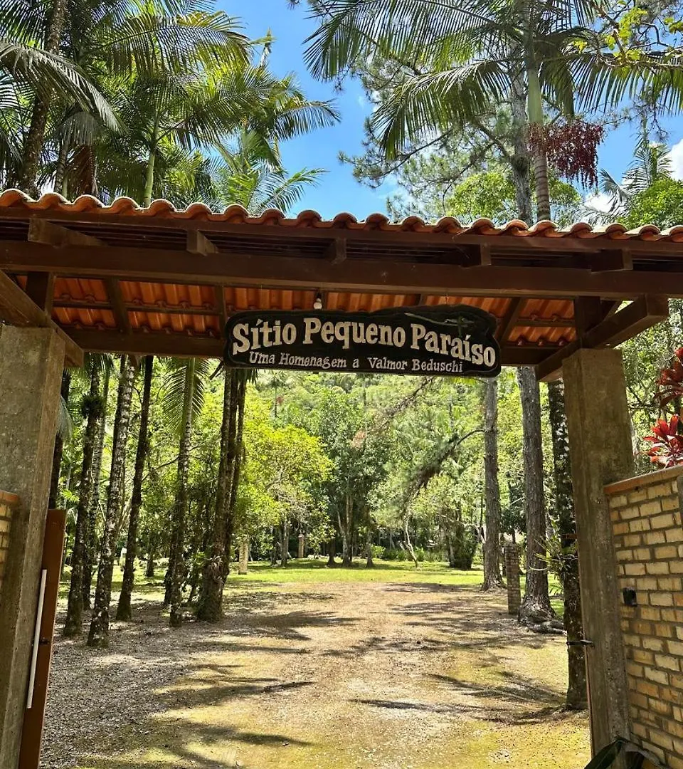 Casa De Campo Com Cachoeira No Quintal Gaspar 0*,  Brazil